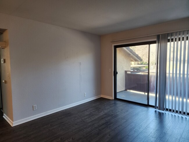 Building Photo - 542 Arcadia Dr