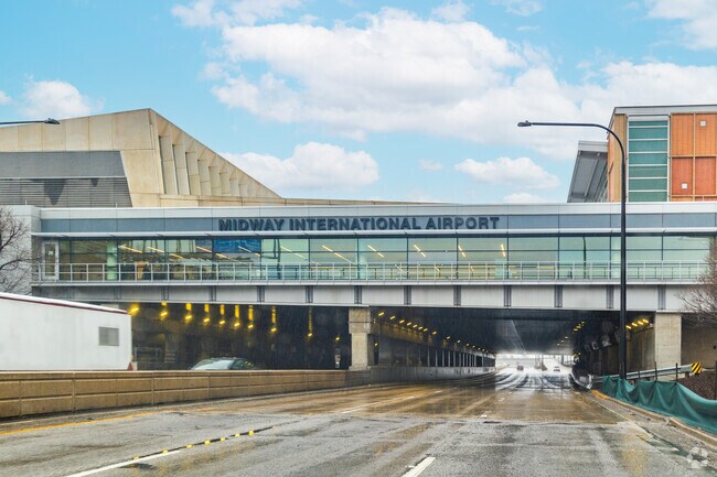 Bridgeview is just a few minutes away from Midway Airport.
