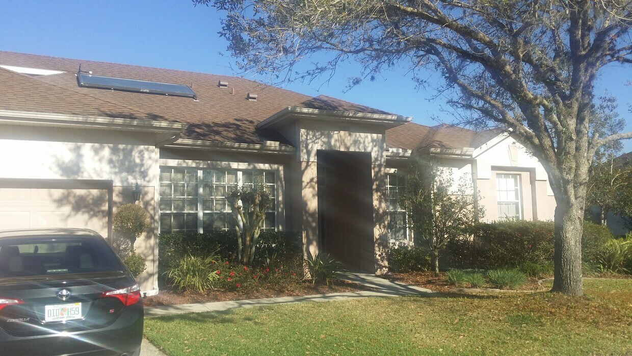 Outside the house - 713 Forestgreen Ct