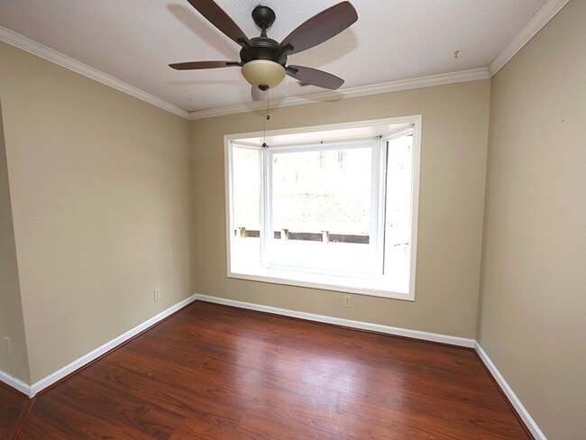 Building Photo - 4908 Pine Cone Dr