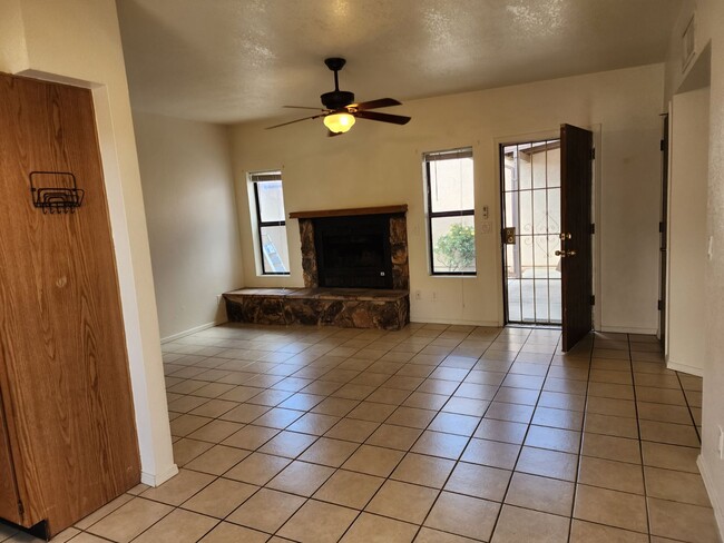 Building Photo - 4135 Calle Barona