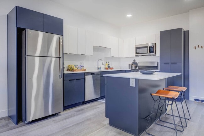 Building Photo - The Opal Apartments