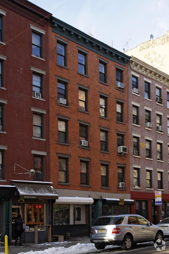 Building Photo - 84 E 7th St