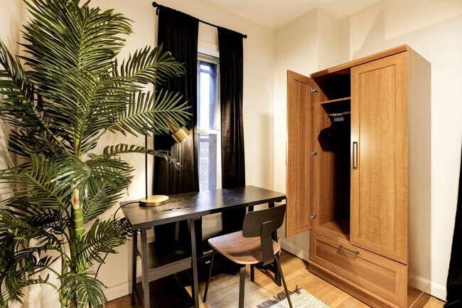Foto del edificio - 120 W 71st St