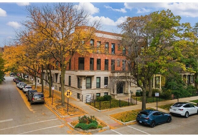 Building Photo - 854 W George St