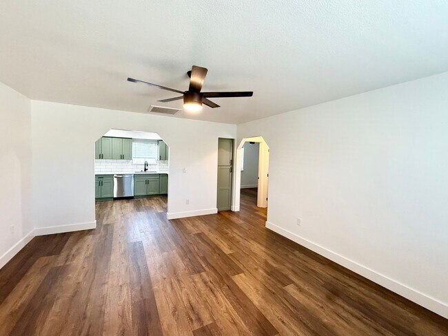 Foto del edificio - Newly Remodeled 2 bed 1 bath!