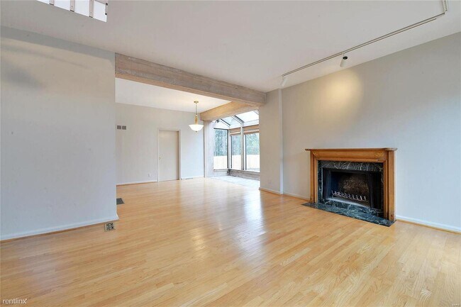 Building Photo - 3 br, 2 bath House - 450 Dielman Rd