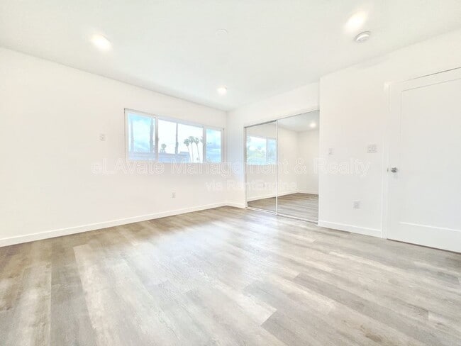 Interior Photo - 3900 Nicolet Ave