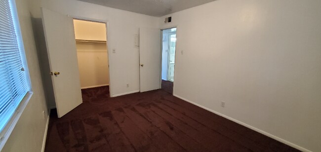 Foto del edificio - 13409 Fruit Ave NE
