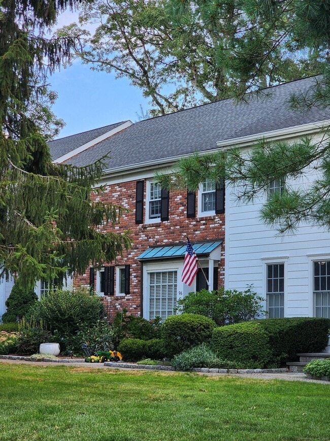 Building Photo - 96 East Ave