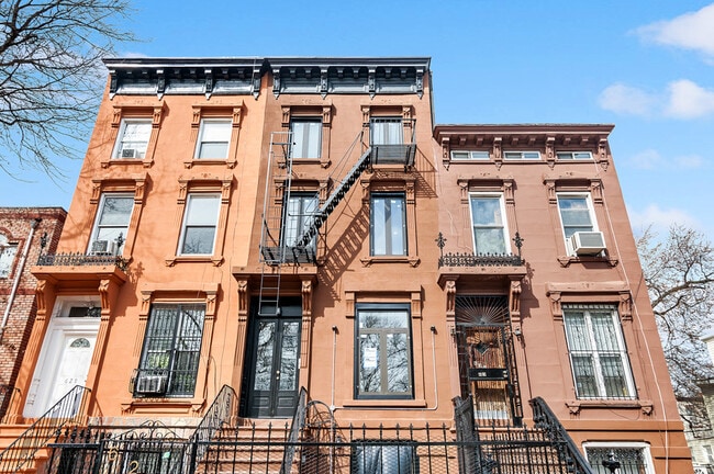 Building Photo - 629A Madison St