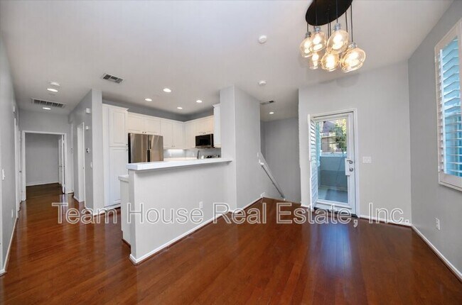 Foto del edificio - 27274 Arbor Pl