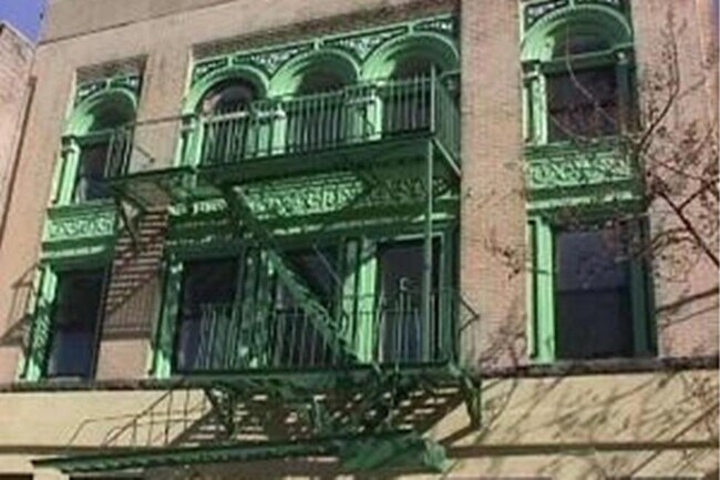 Building Photo - 421 Classon Ave