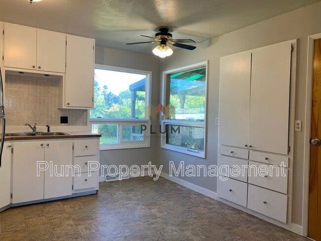 Building Photo - Lease Pending | 2318 South 10th Street West