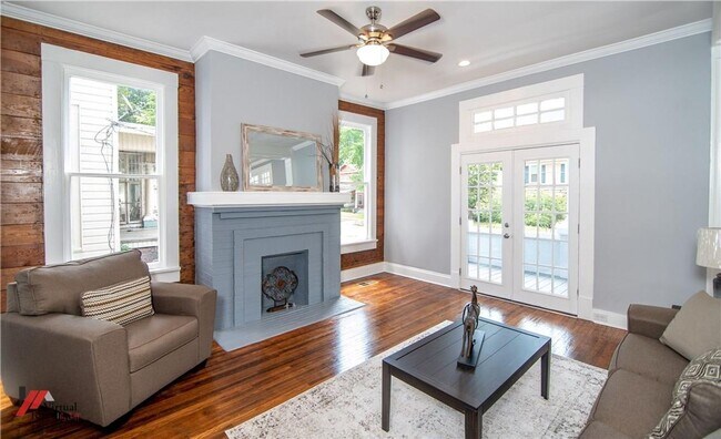 Foto del edificio - Incredible Historic Home - Multiple Lease ...