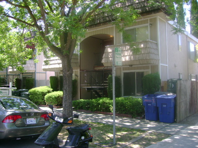 Foto principal - Curtis Park Upstairs 2 Bedroom Apartment