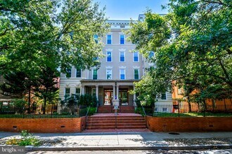 Building Photo - 1324 Euclid St NW