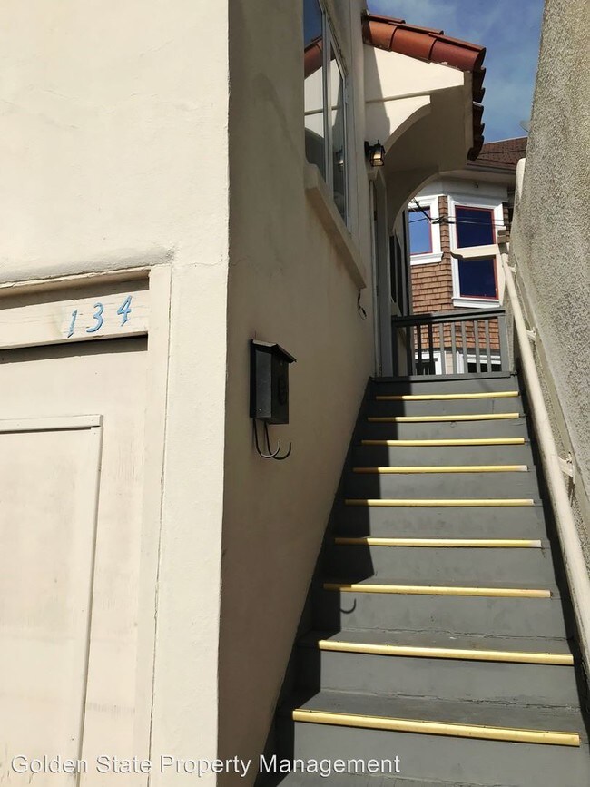 Building Photo - 130 Ivy St