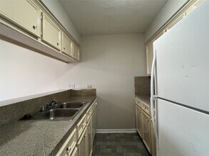 Building Photo - 11507 Meadow Ln