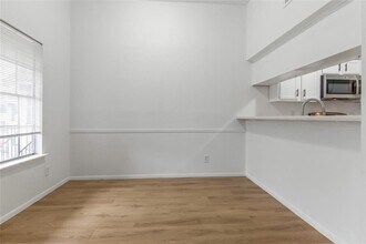 Building Photo - 812 Jefferson Ave