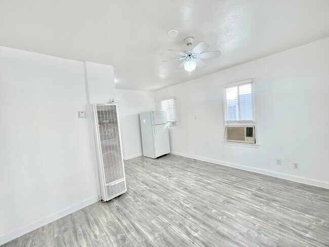 Building Photo - 1432 9th St