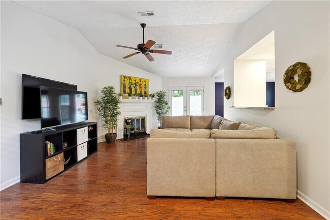 Foto del edificio - 2445 Turtlebrook Pl