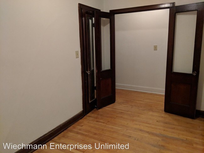 Foto del edificio - 1132 E Pleasant St