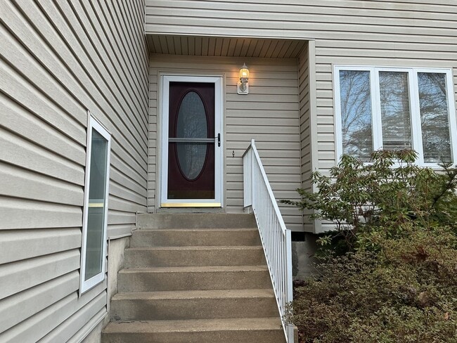 Building Photo - Welcome home!  Sought after Lake of the Woods!