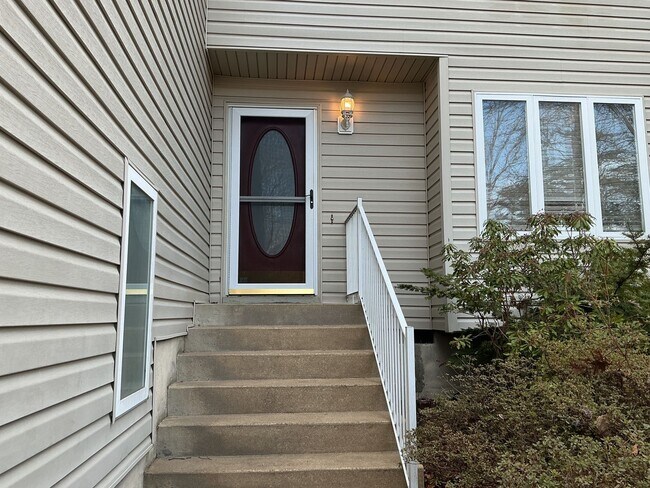 Foto del edificio - Welcome home!  Sought after Lake of the Woods!