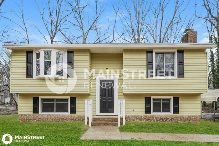 Primary Photo - 7901 Ivy Hollow Dr, Charlotte, NC 28227