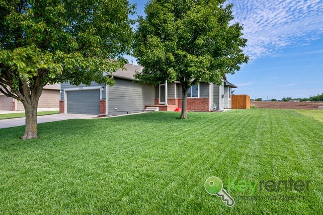 Building Photo - 5 Bedroom 3 Bathroom | Glen Hills - Derby, KS