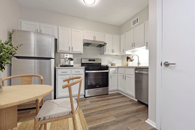 Building Photo - The Meridian Apartments