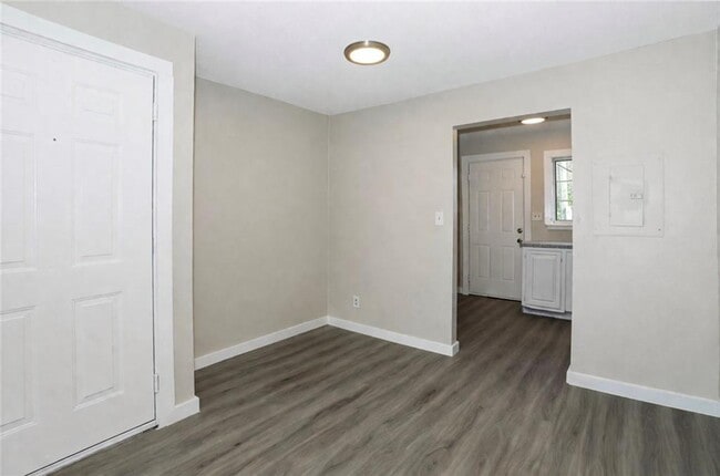 Building Photo - 2055 Alison Ct SW