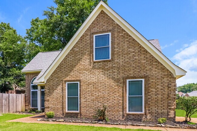 Building Photo - 15 Cypress Grove Cove
