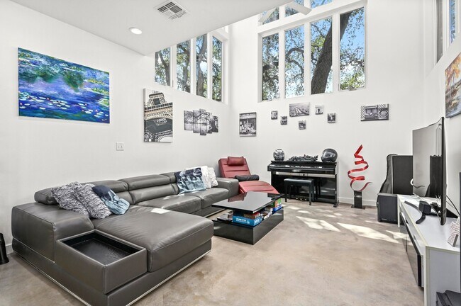 Foto del edificio - 1208 Woodland Ave