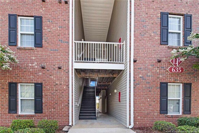 Building Photo - 635-206 Marshtree Ln.