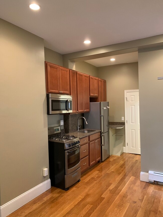 144 Mount Auburn St Unit B, Cambridge, MA 02138 Condo for Rent in