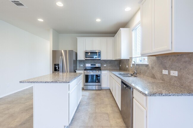 Building Photo - 460 Perryville Loop