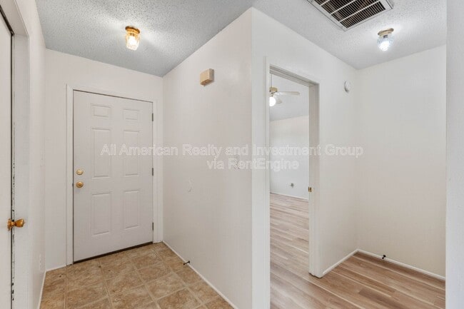 Building Photo - 510 Woodland Park Cir
