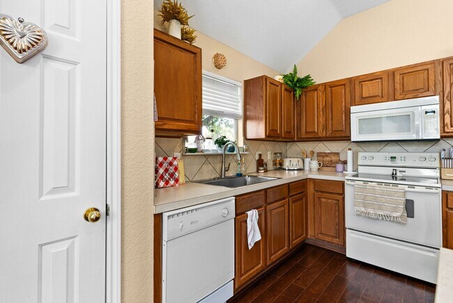 Building Photo - 804 Woodhollow Dr