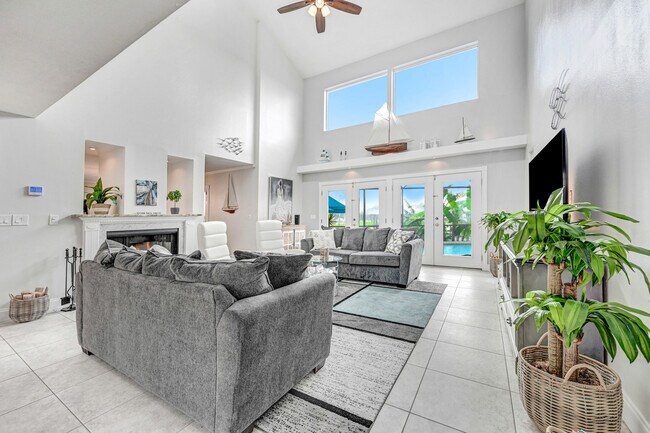 Foto del edificio - 1585 Sykes Creek Dr