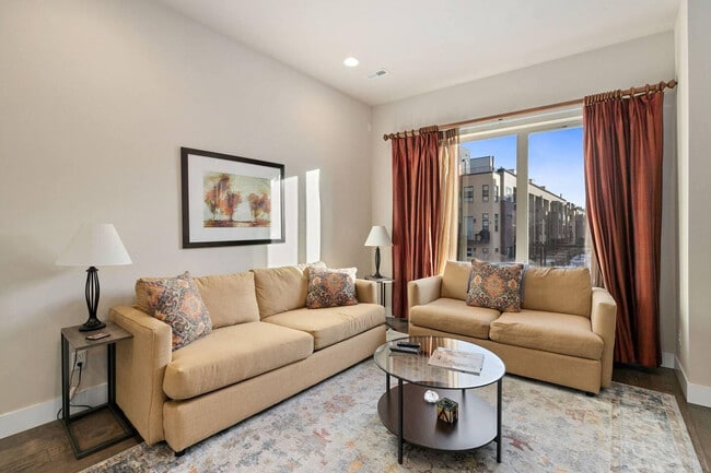 Building Photo - 1688 Quitman St