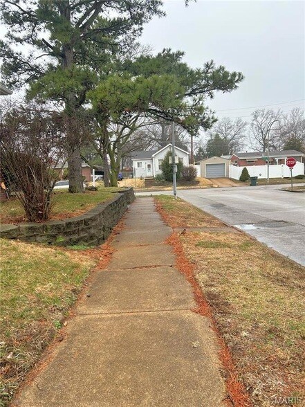 Foto del edificio - 7148 Alabama Ave