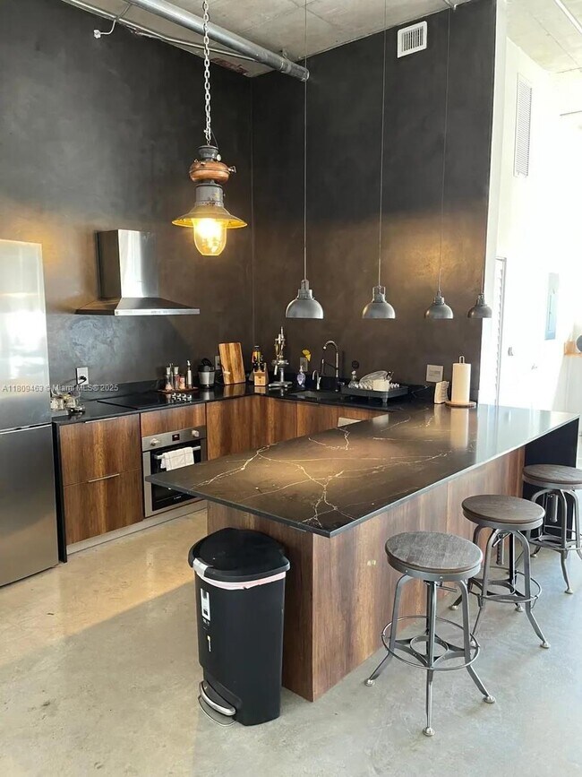 Foto del edificio - 250 NW 23rd St