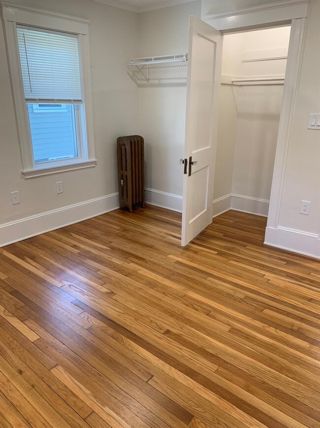 Building Photo - 25 Laurel St