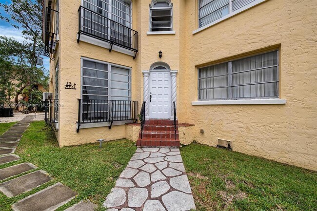 Building Photo - 39 Sidonia Ave