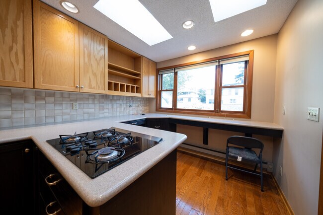 Building Photo - 319 Busch Terrace