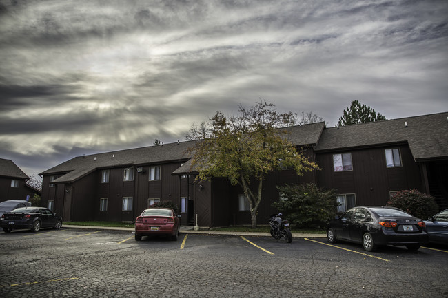 Foto del edificio - Garden Square Apartments