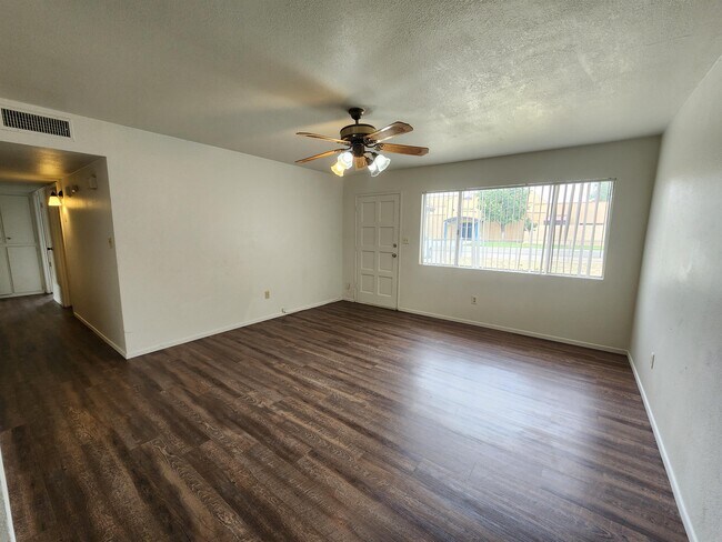Foto del edificio - 4909 Shirley Ln
