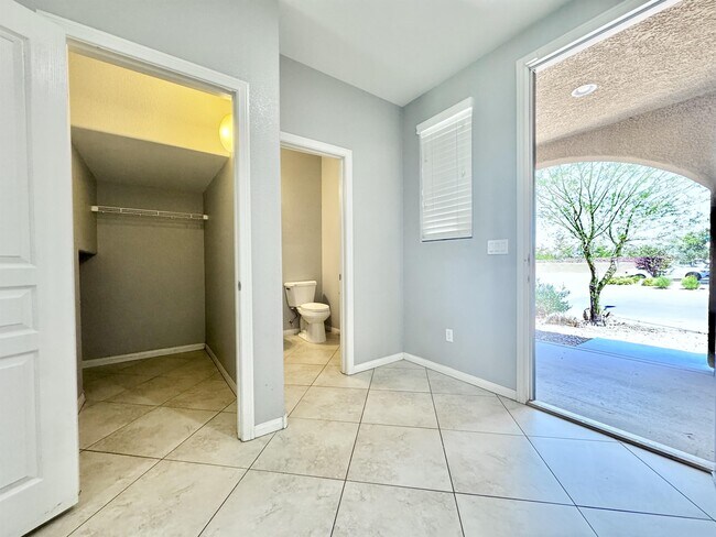 Foto del edificio - 10544 Pembroke Bay St